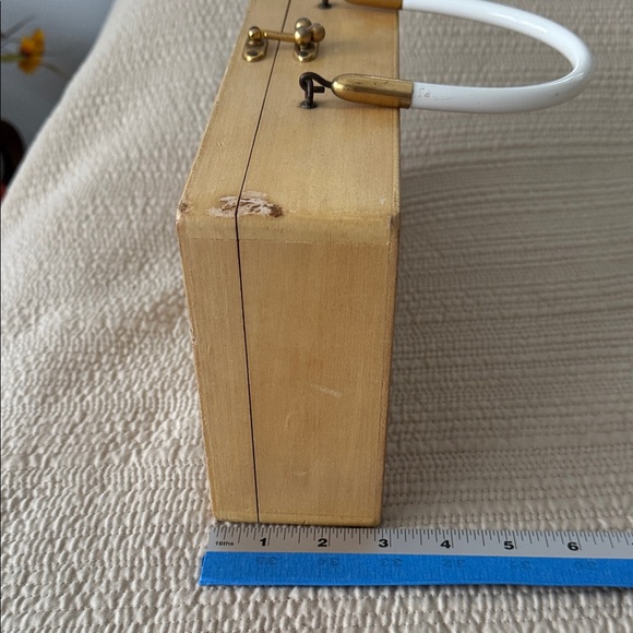 Enid Collin’s “People's Choice” Tan Elephant Design Women's Bag - Picture 6 of 12